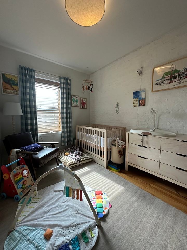 2429 N California Ave #2 - Photo 4 of 15