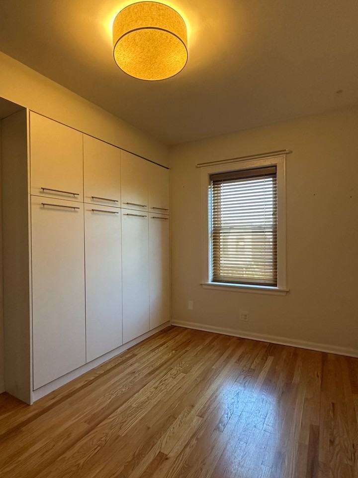 2429 N California Ave #2 - Photo 5 of 15