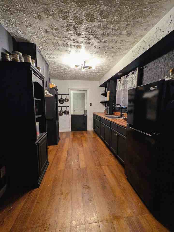 48 Douglas St - Photo 3 of 10