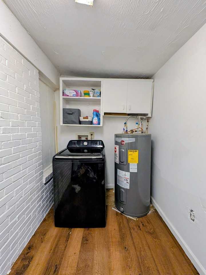 48 Douglas St - Photo 4 of 10