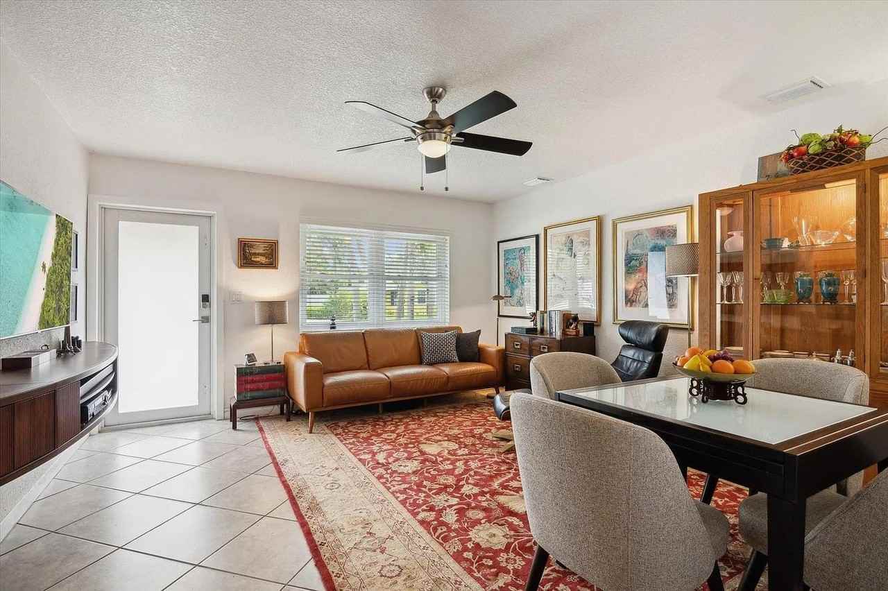 845-853 Nestreet #853 - Photo 2 of 20