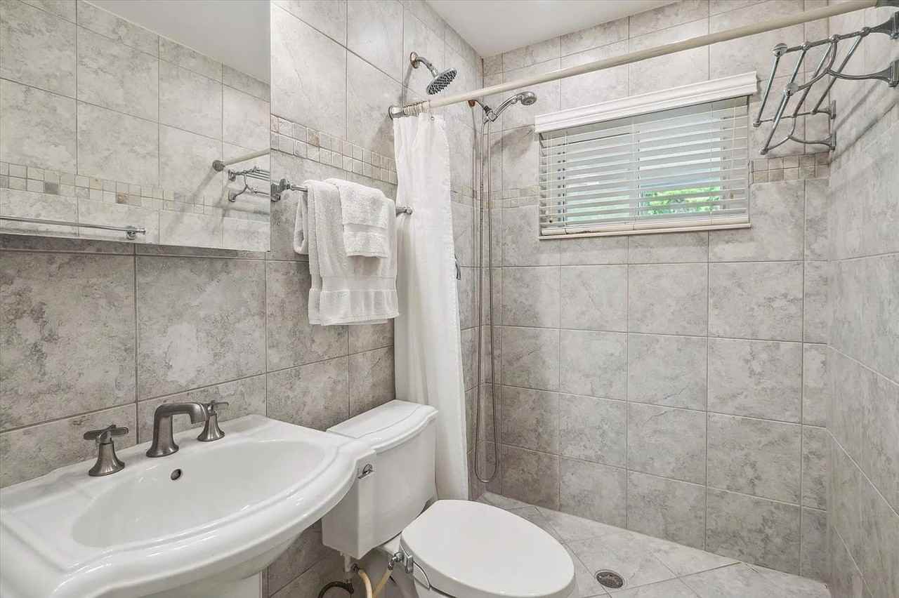 845-853 Nestreet #853 - Photo 7 of 20