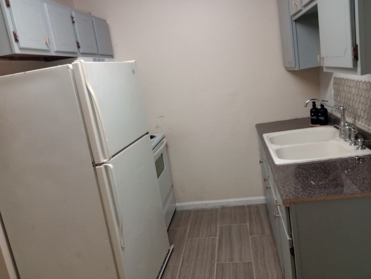 740 Kings Rd #740 - Photo 2 of 4