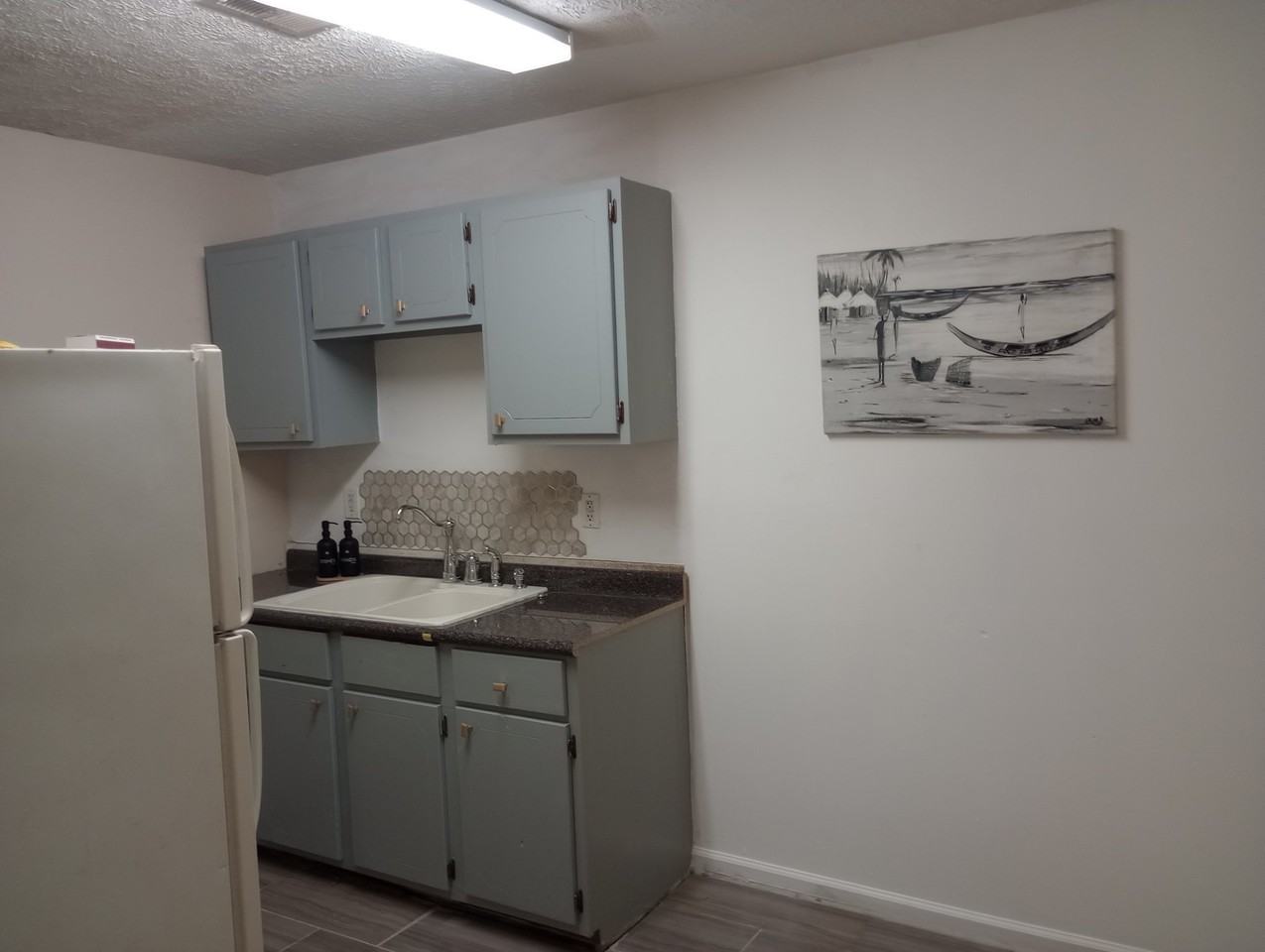 740 Kings Rd #740 - Photo 3 of 4