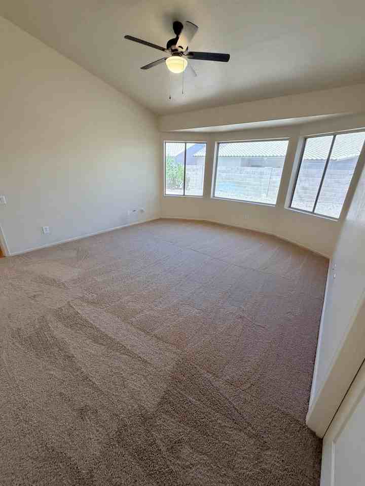 9005 N Lawndale Dr - Photo 4 of 17
