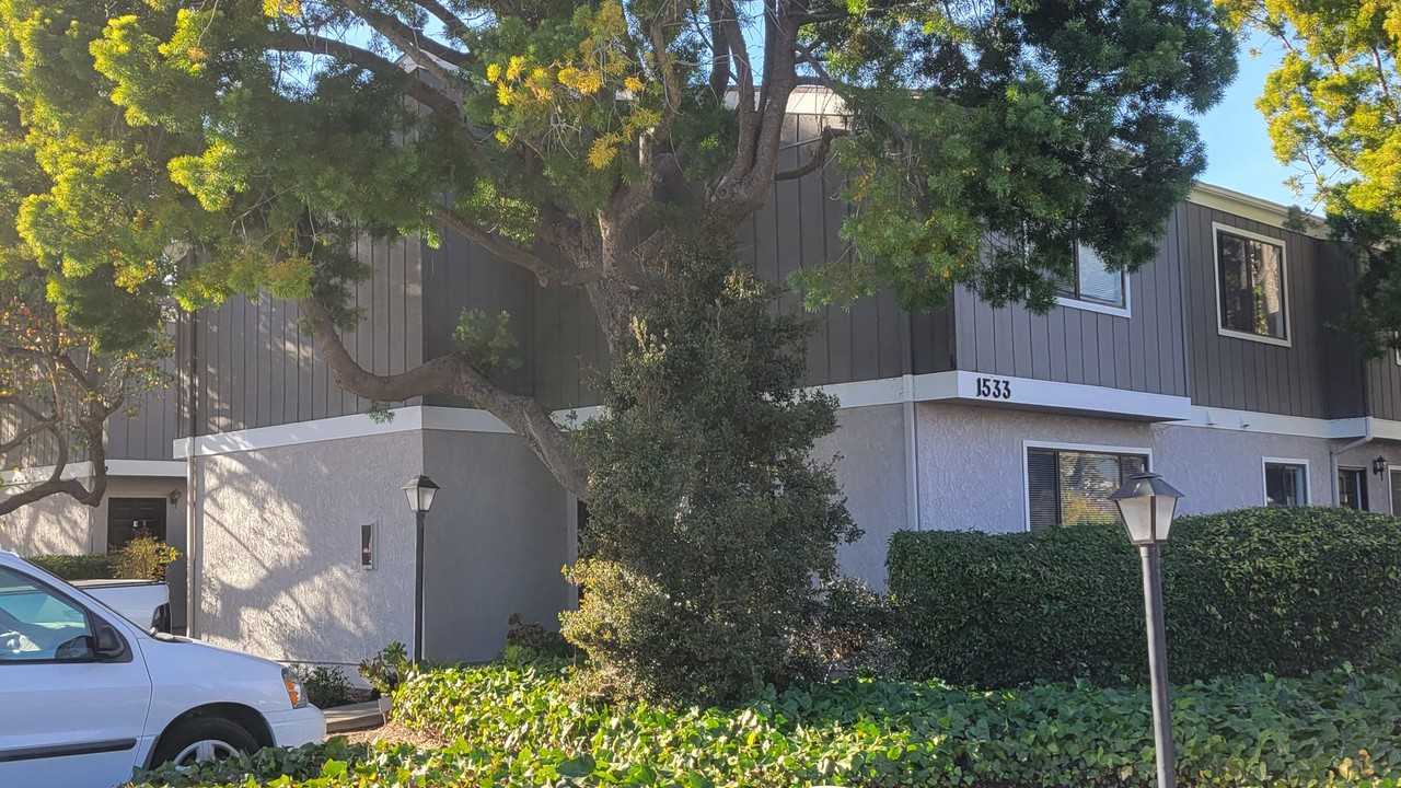 1533 El Tigre Ct #B - Photo 2 of 9
