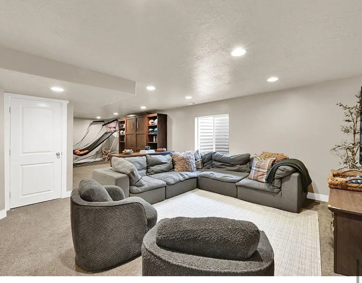 2681 E Clarkstone Dr - Photo 5 of 8