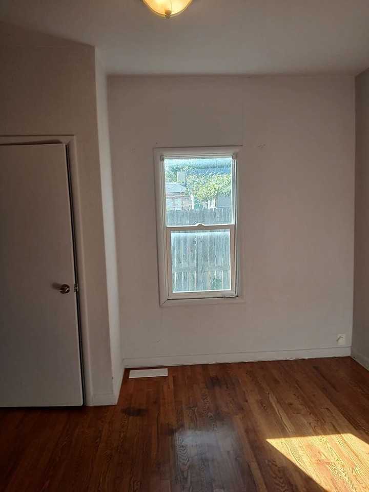 617 Douglas St - Photo 4 of 10