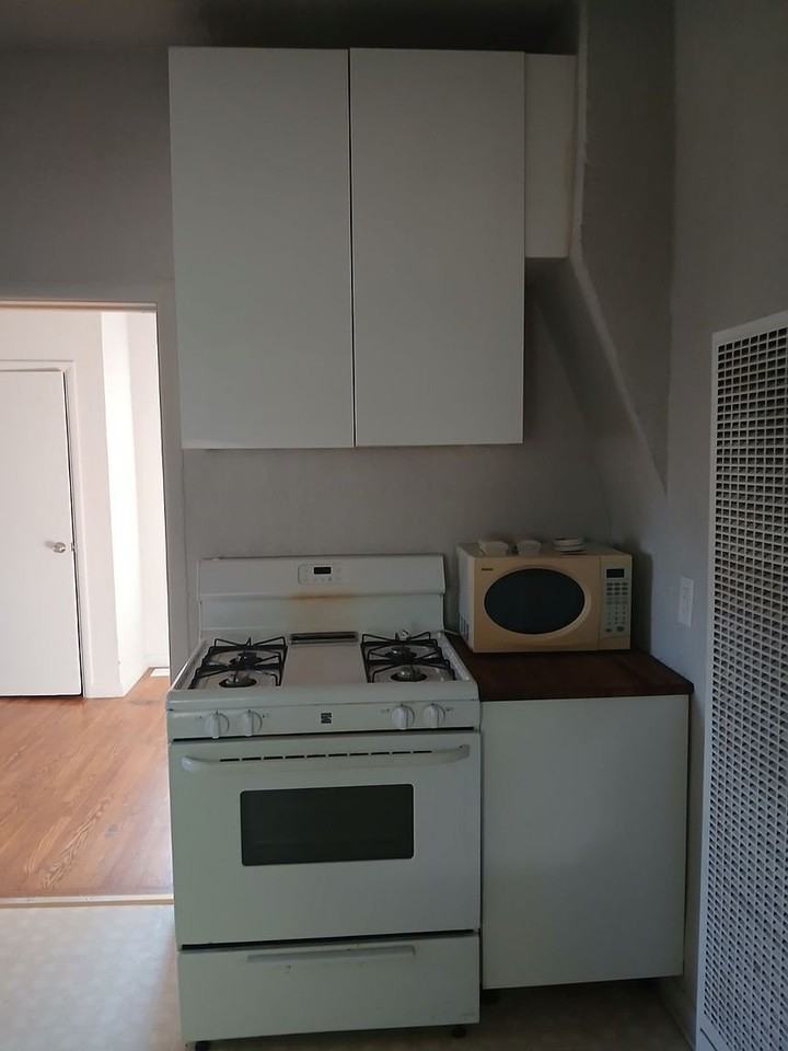 617 Douglas St - Photo 6 of 10