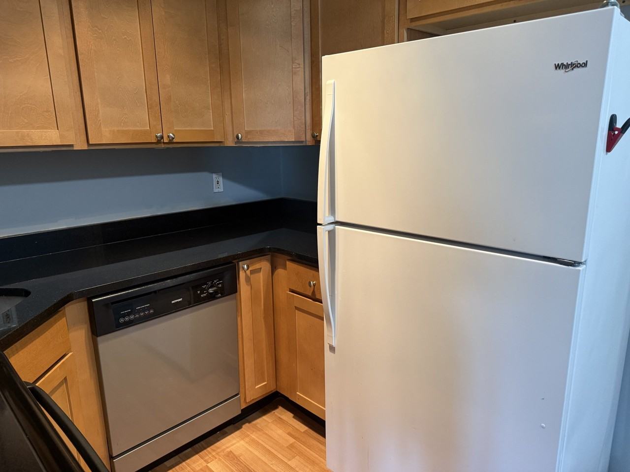 10427 Briarbend Dr #8 - Photo 3 of 13