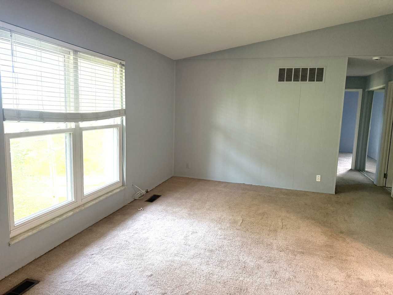 10427 Briarbend Dr #8 - Photo 4 of 13