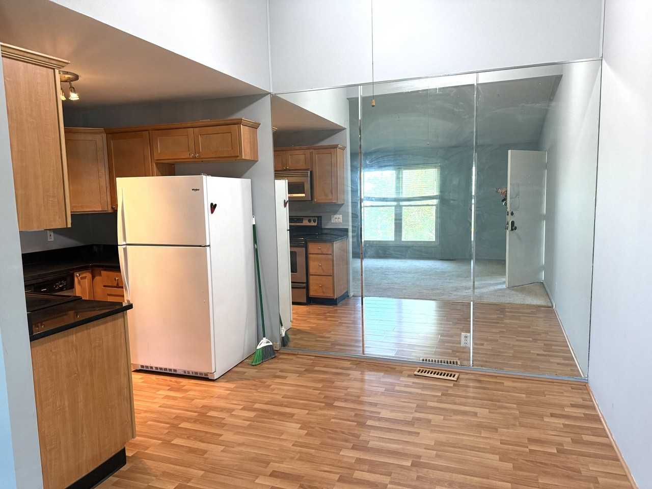 10427 Briarbend Dr #8 - Photo 5 of 13