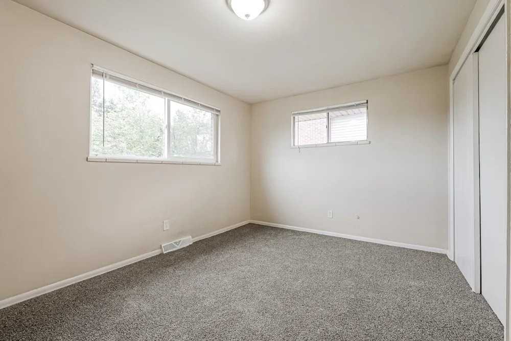 128256 E Virginia Pl - Photo 4 of 13