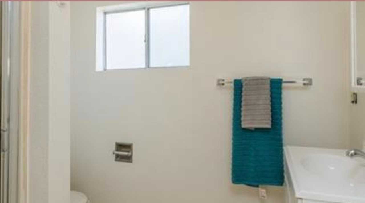 6273 Hobart St - Photo 4 of 15