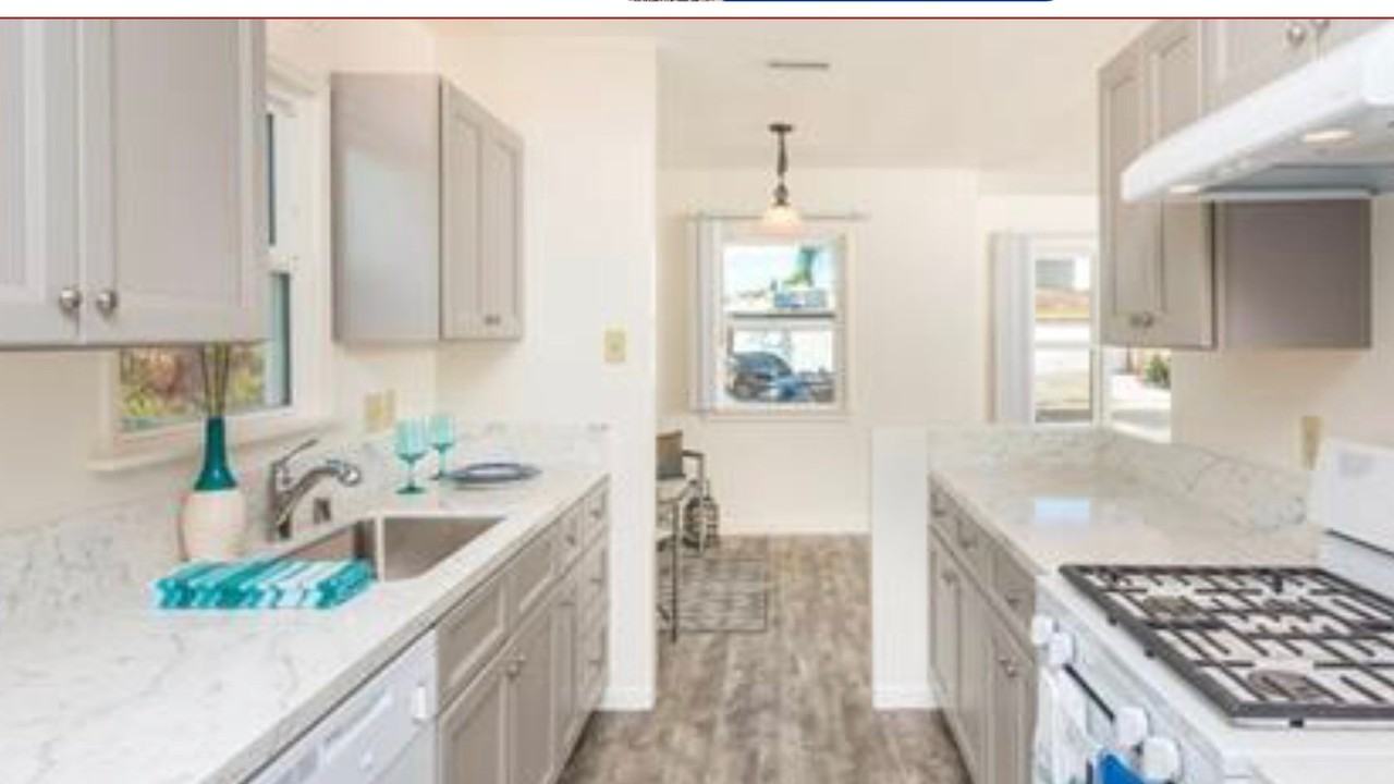 6273 Hobart St - Photo 5 of 15