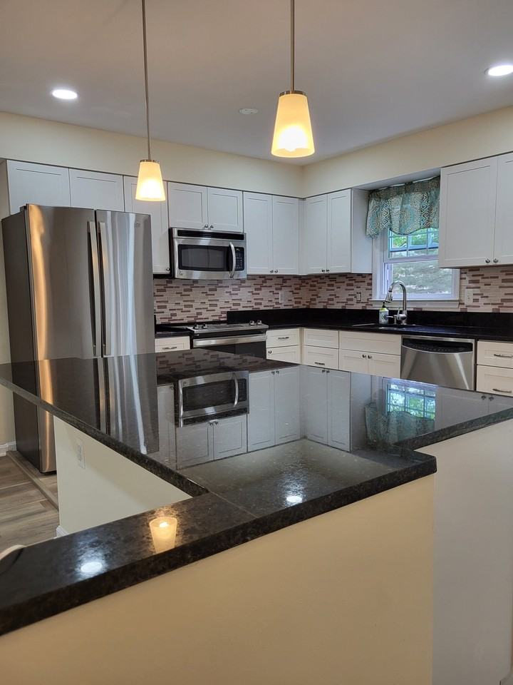 11295 Edgemoor Ct - Photo 5 of 20