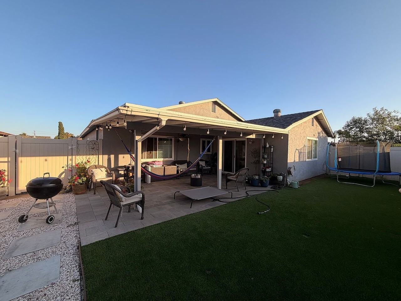 1436 Pearl Pl - Photo 4 of 15
