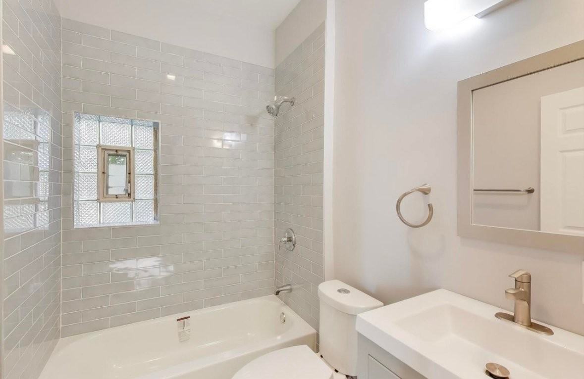 2006 S Throop St #1R - Photo 4 of 6