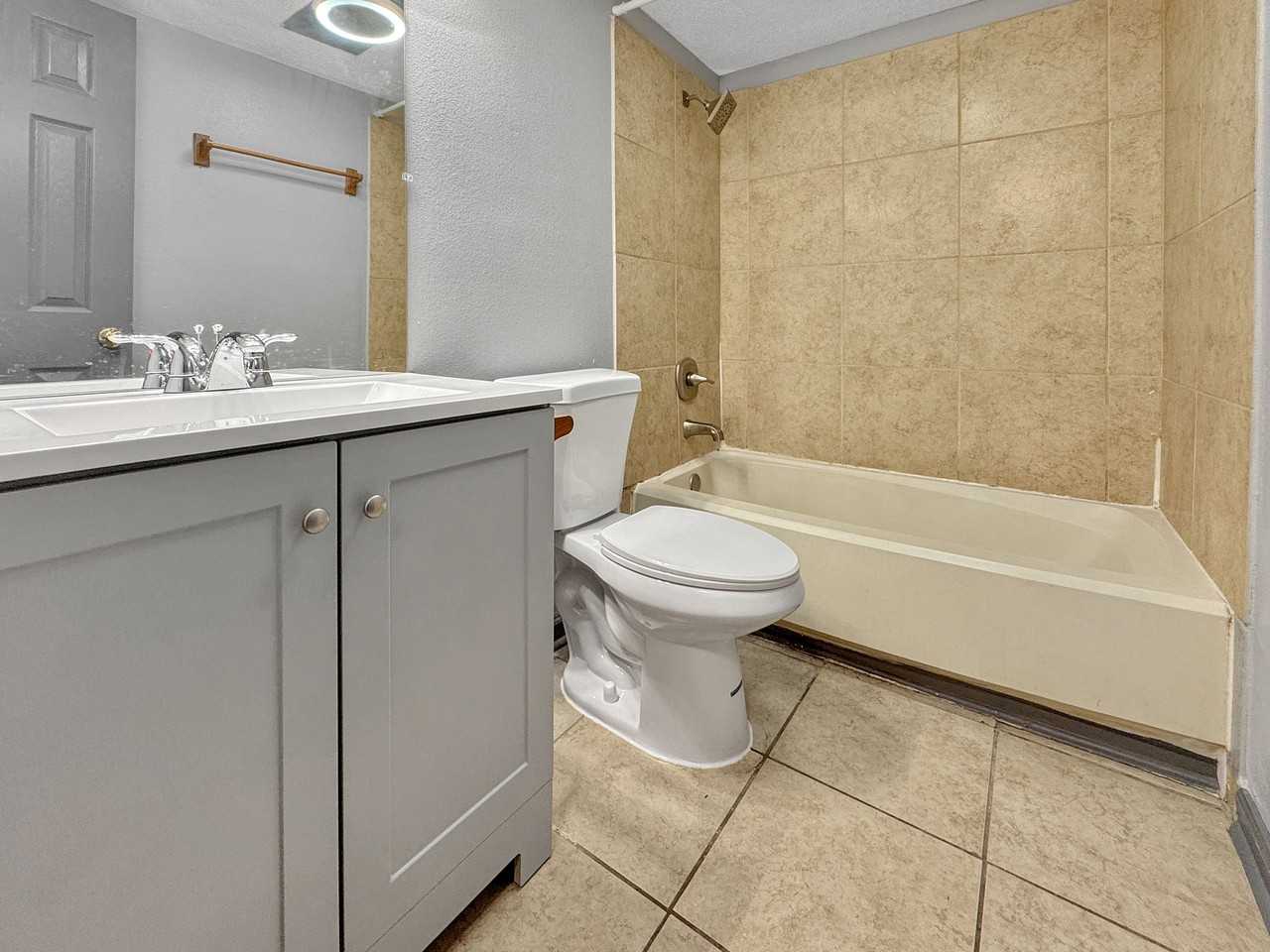 7849 Sail St - Photo 5 of 6