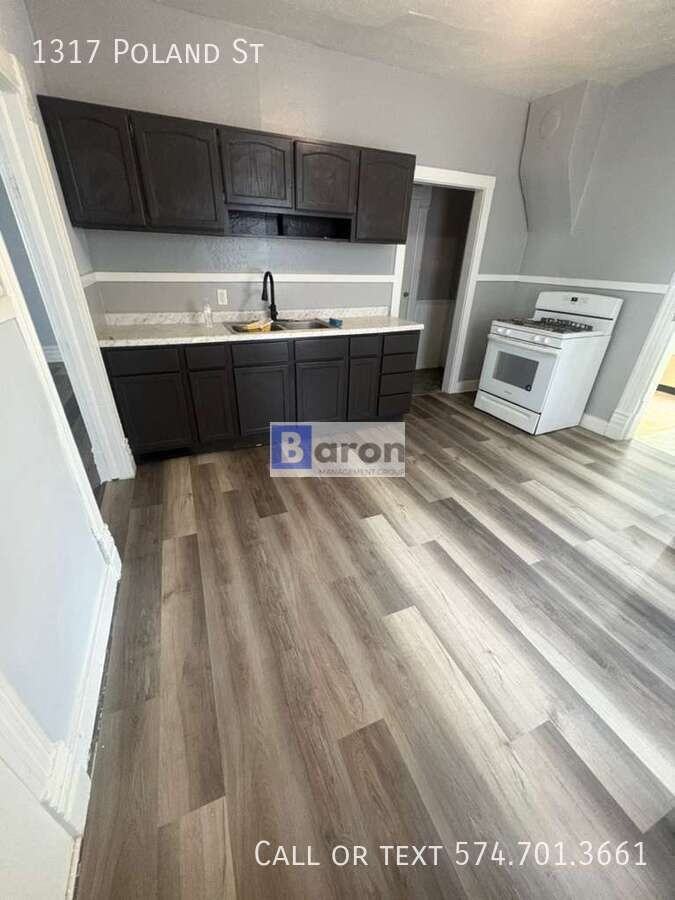 1317 Poland St - Photo 6 of 7