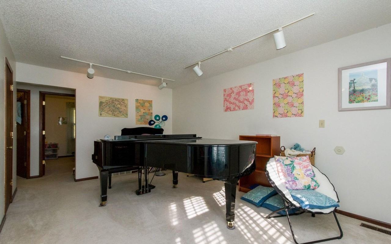 4306 50th St - Photo 4 of 11