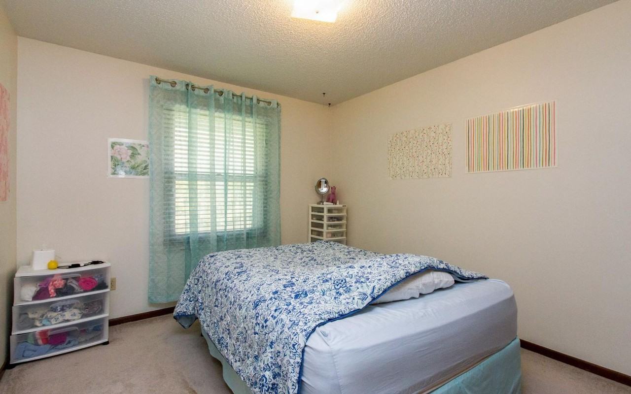 4306 50th St - Photo 5 of 11