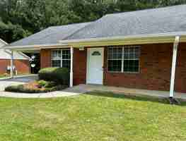 featured image of 6 Oakcrest Trl Ne