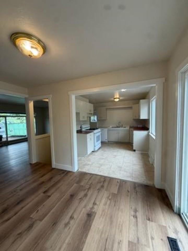 2438 17th Ave - Photo 3 of 18