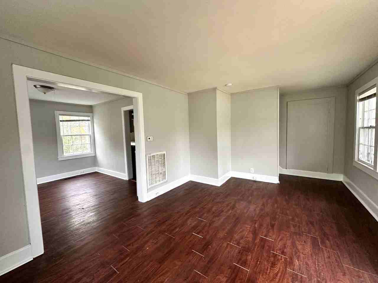 1408 Bryan St - Photo 5 of 18