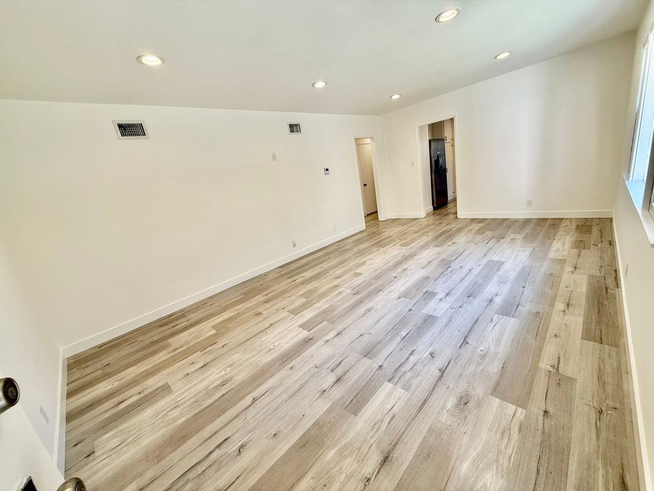 449 Oakhurst - Photo 6 of 24