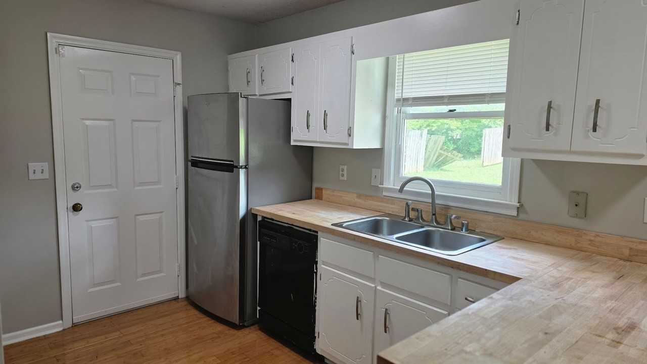 6000 Cherokee Hills Dr Nw - Photo 2 of 12
