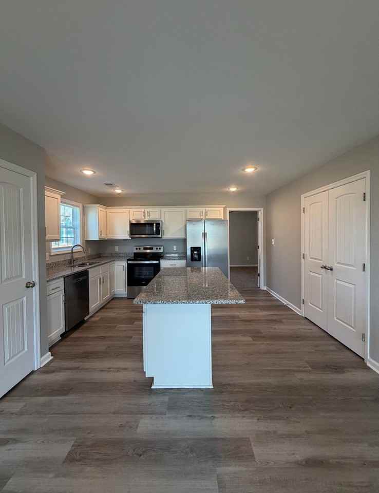 2009 Dolly Dr - Photo 2 of 13