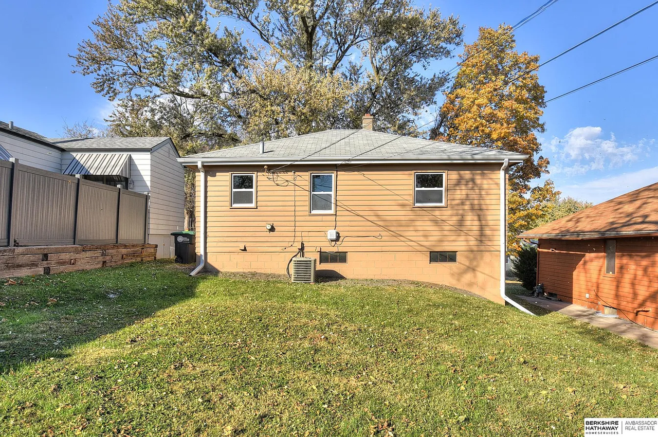 3129 King St - Photo 5 of 28
