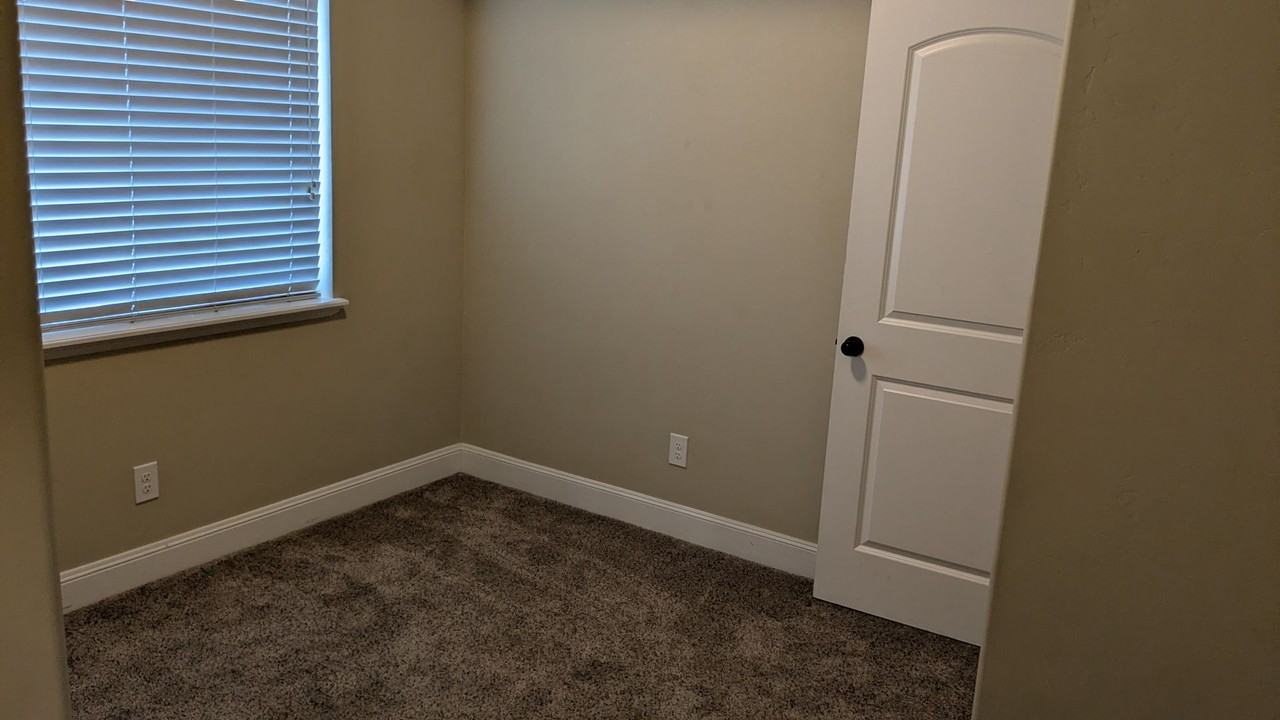 3426 Clear Rock Rd - Photo 2 of 6
