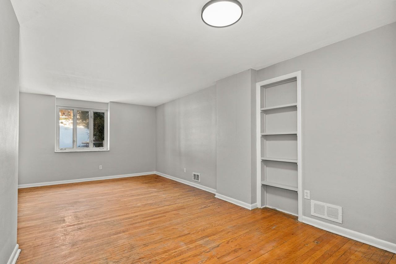 2330-2340 2330-2340 Candace Street & 400-402 Wenzell Ave - Photo 7 of 14
