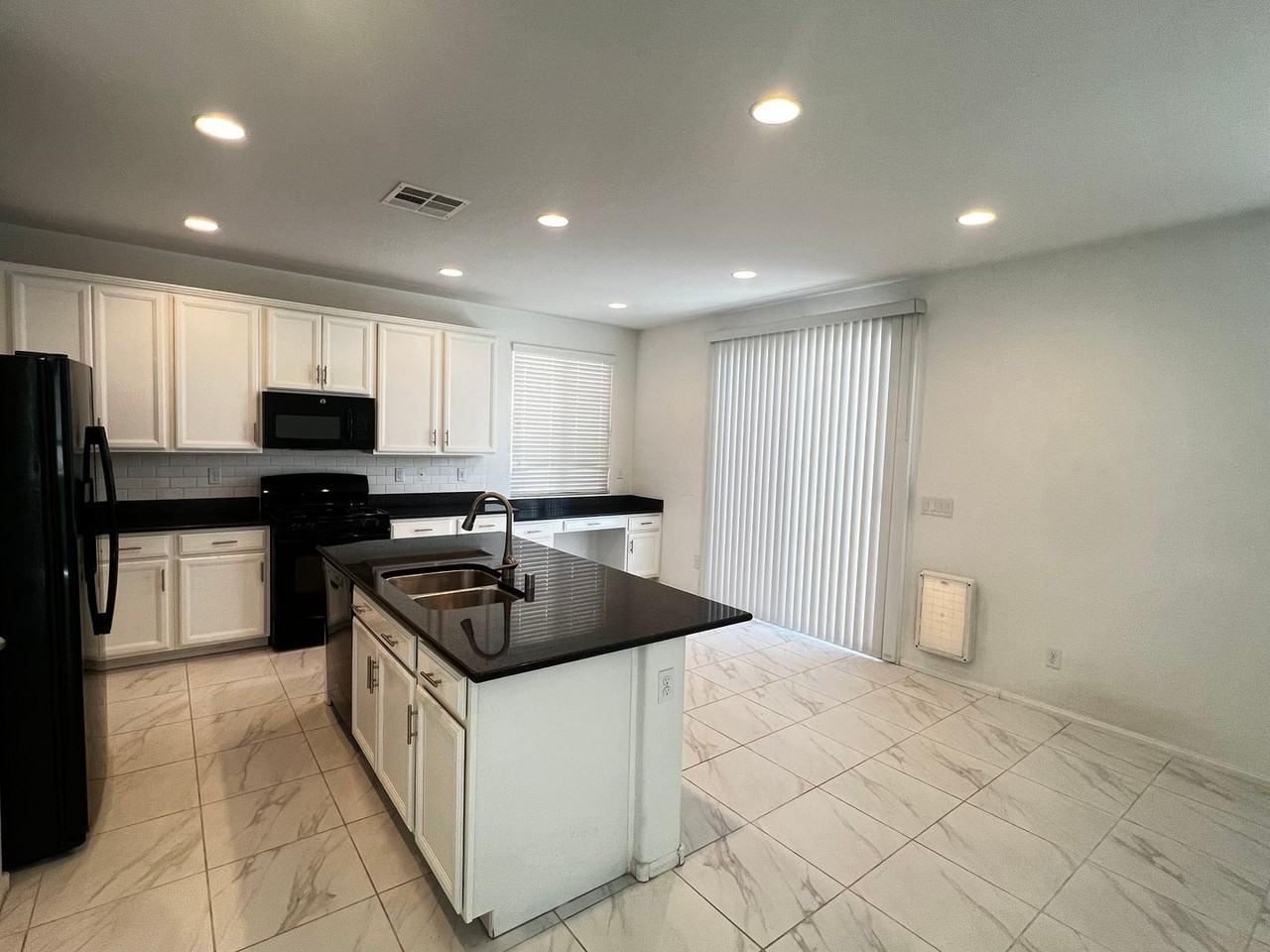 496 Bright Peridot Ave - Photo 5 of 18