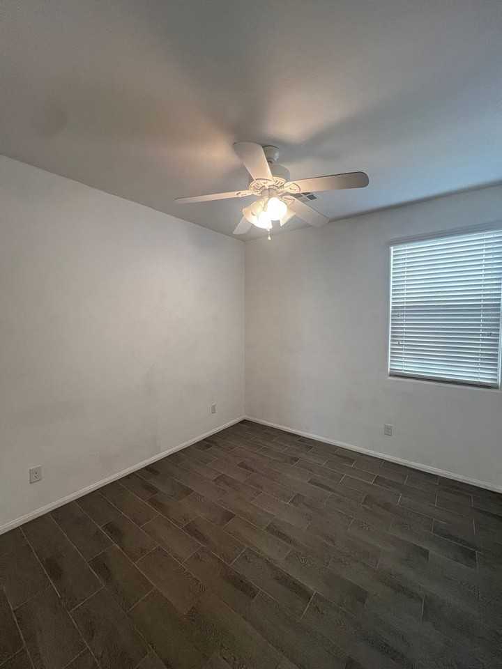 496 Bright Peridot Ave - Photo 7 of 18