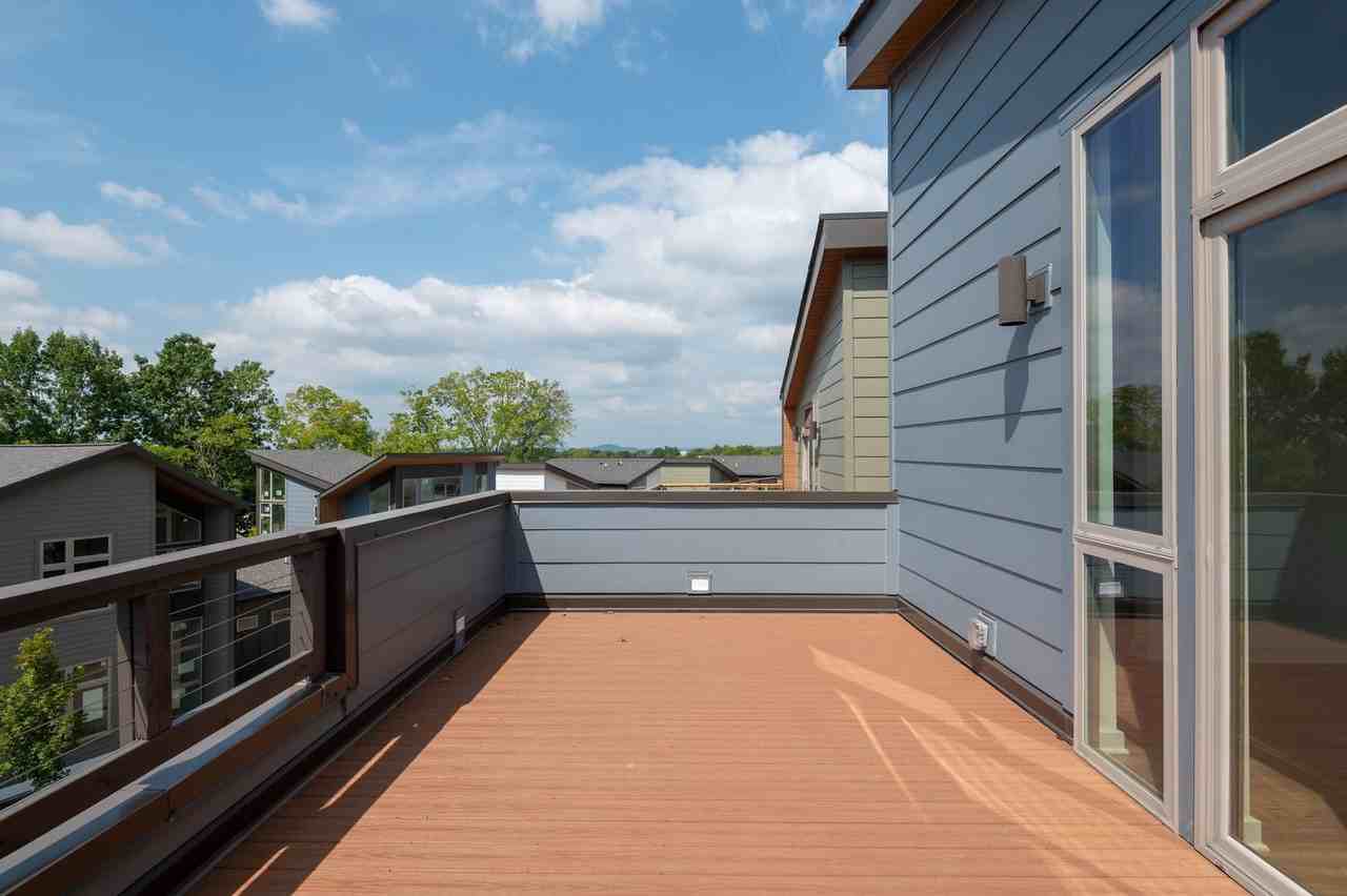 3060 Edwin Cir - Photo 2 of 28