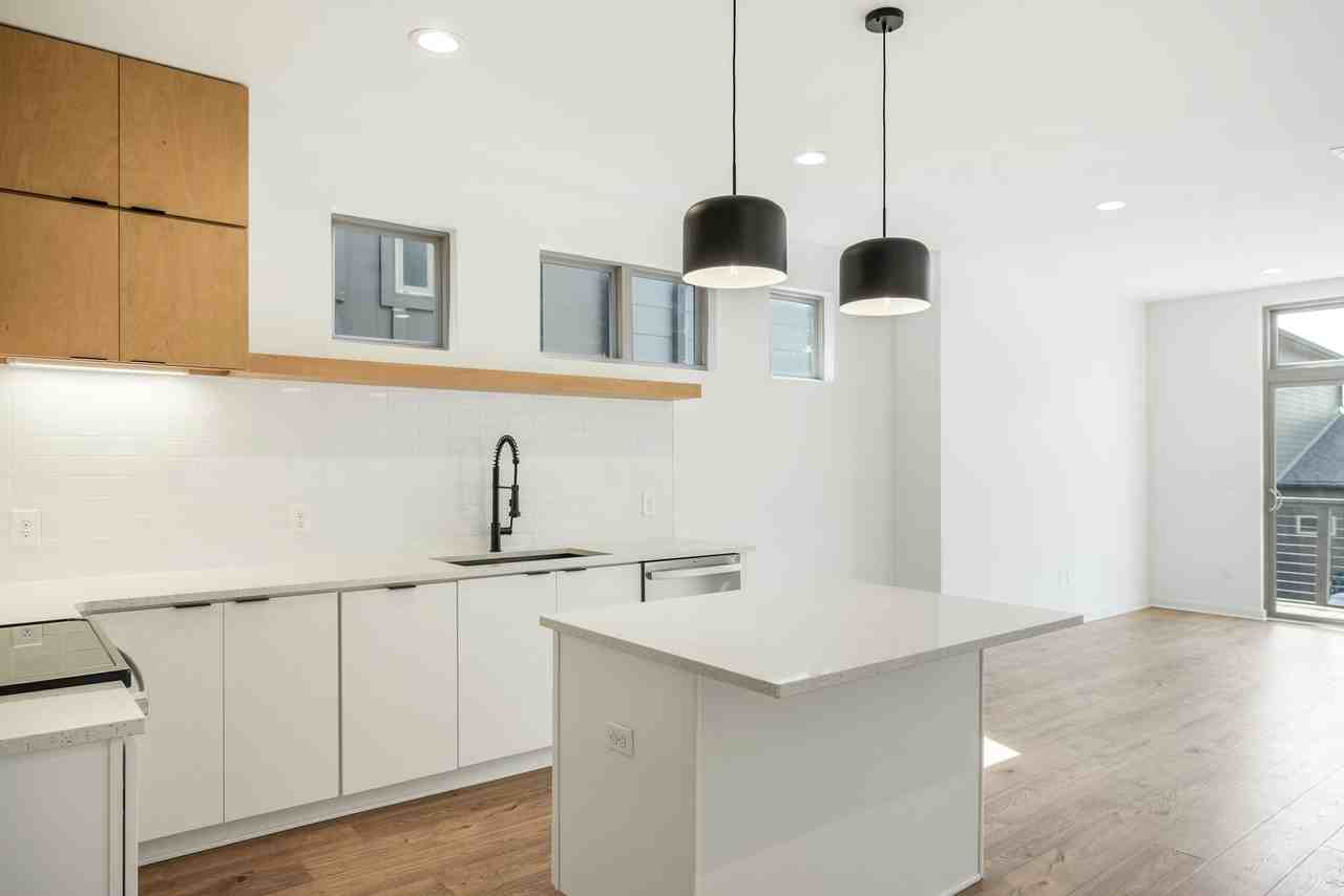 3060 Edwin Cir - Photo 7 of 28