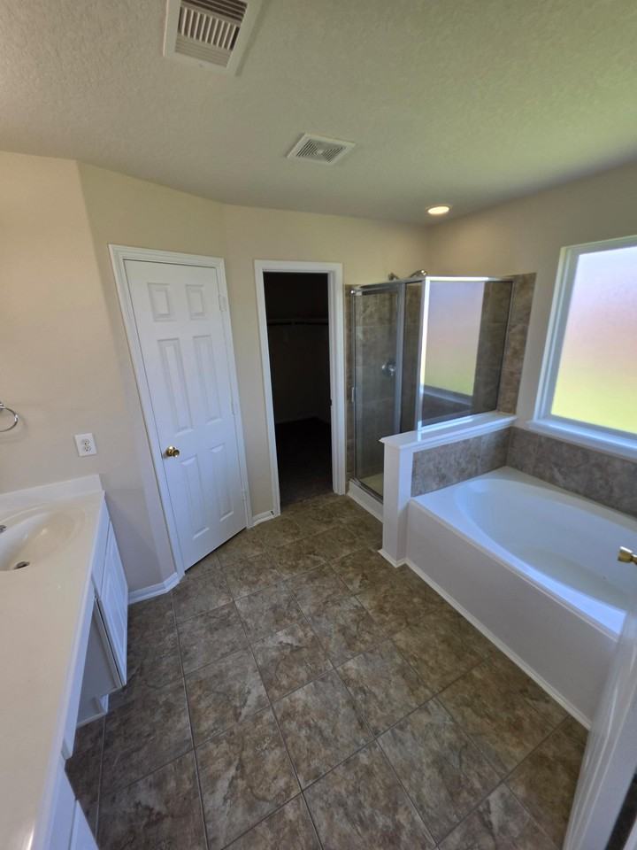 2438 Elm Crossing Trl #NA - Photo 3 of 19