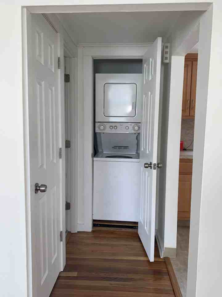 1490 Farmington Ave - Photo 6 of 16
