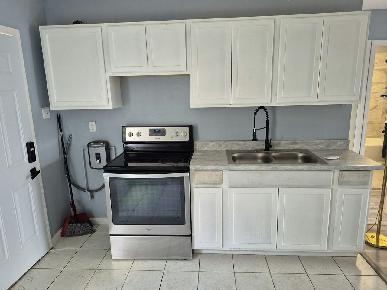3408 East Doctor Martin Luther King Junior Boulevard, Unit 4 - Photo 3 of 13