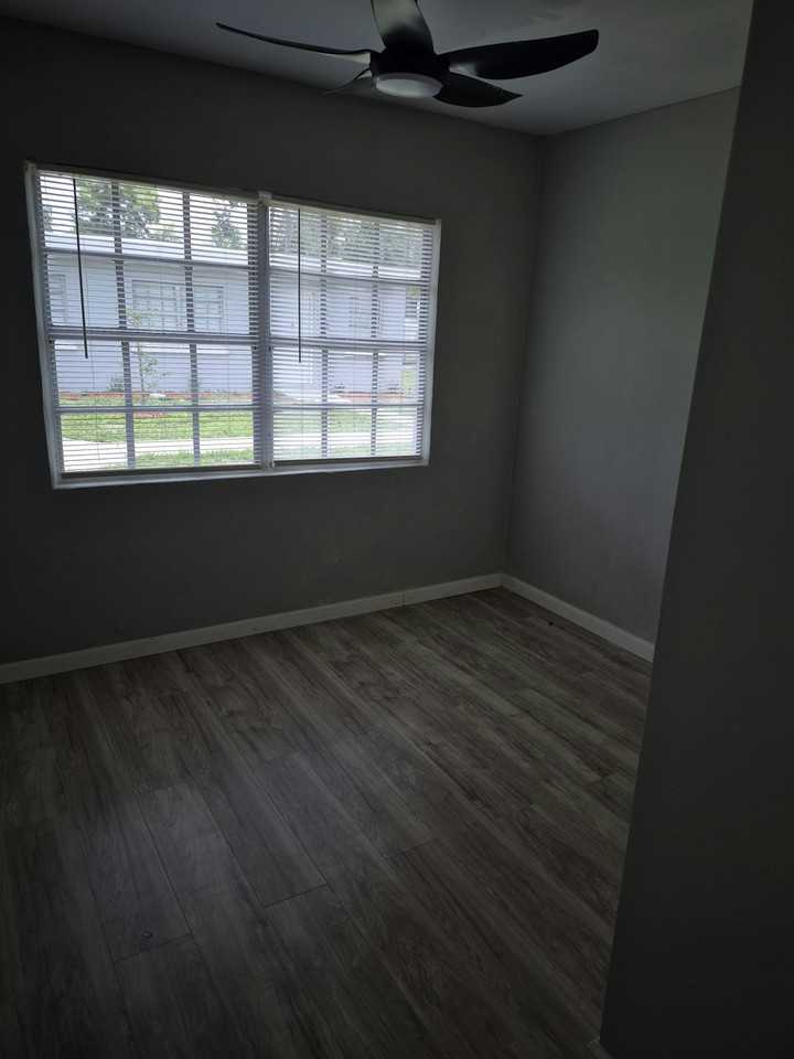 3408 East Doctor Martin Luther King Junior Boulevard, Unit 5 - Photo 4 of 6