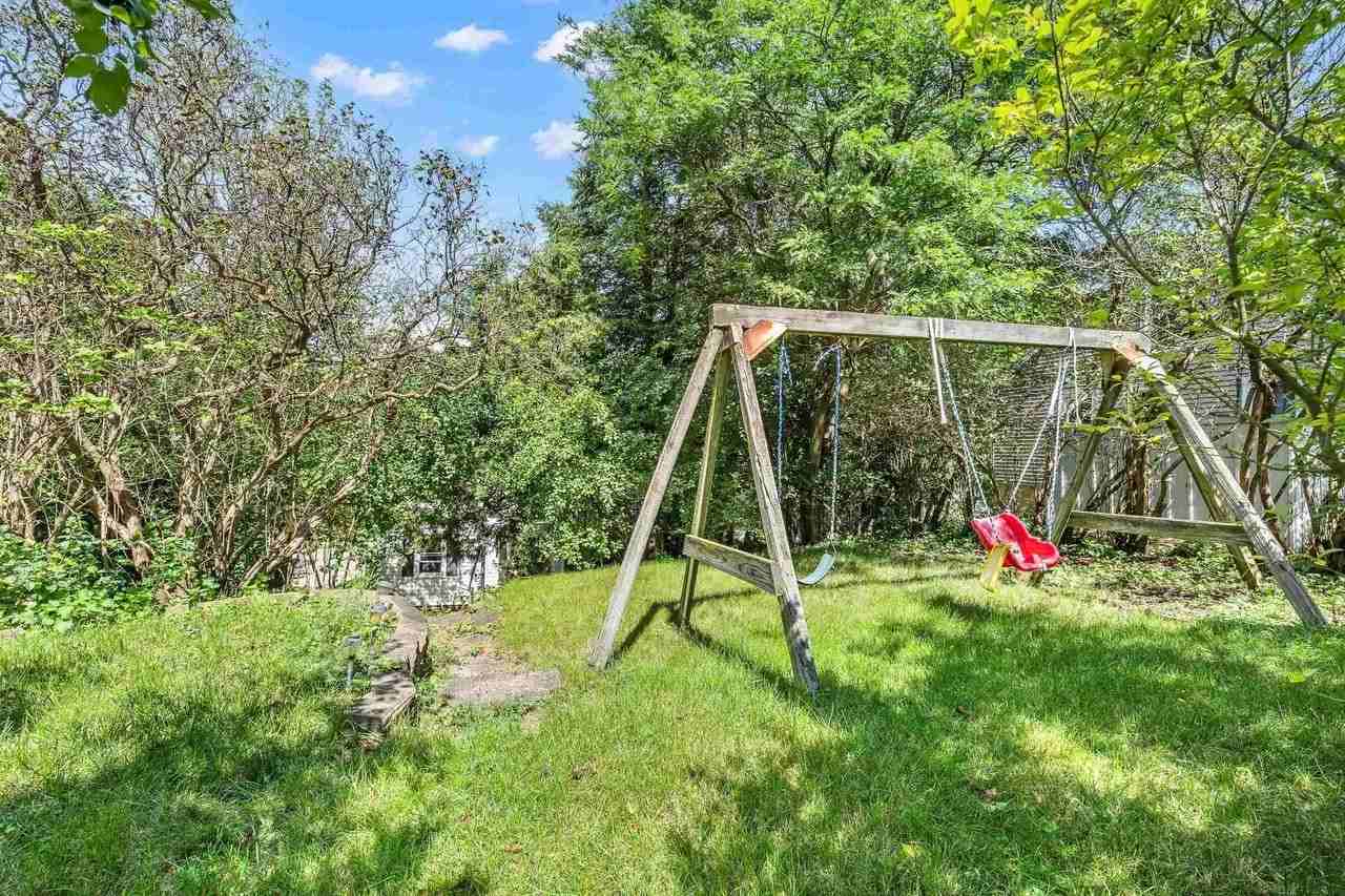 330 Drake Street - Photo 7 of 22
