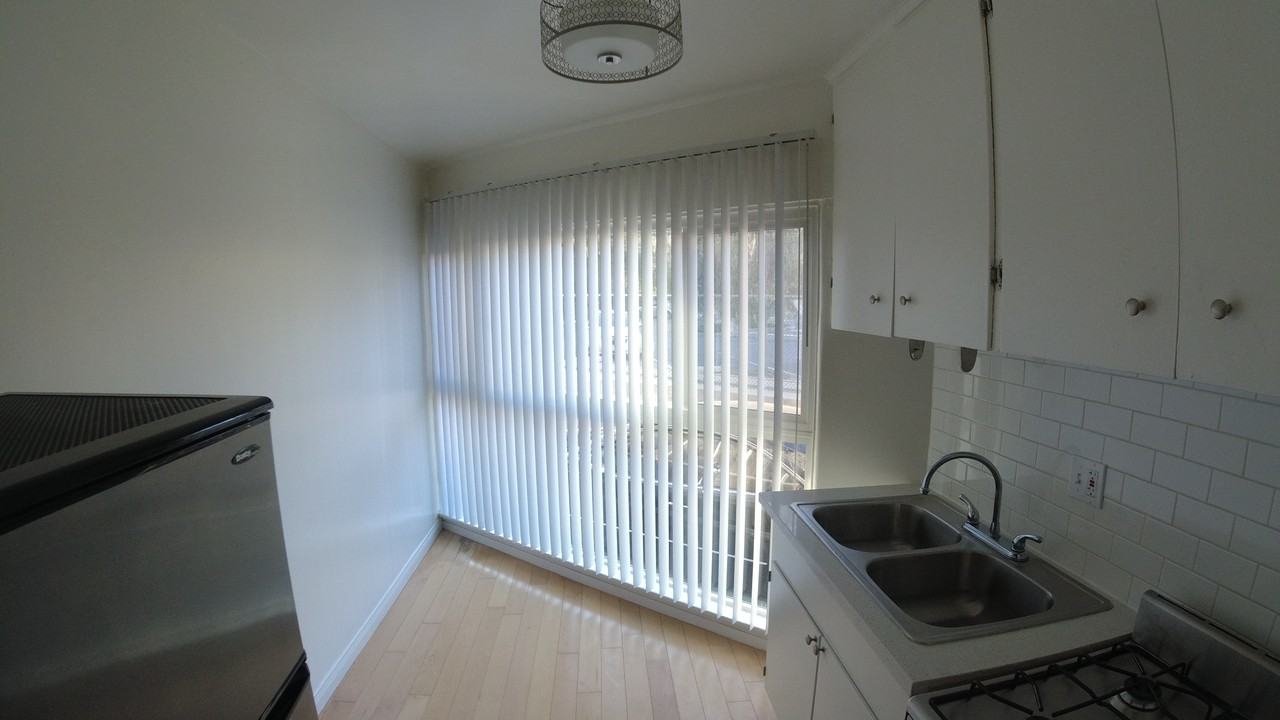 487 N Roxbury Dr #473 - Photo 3 of 14