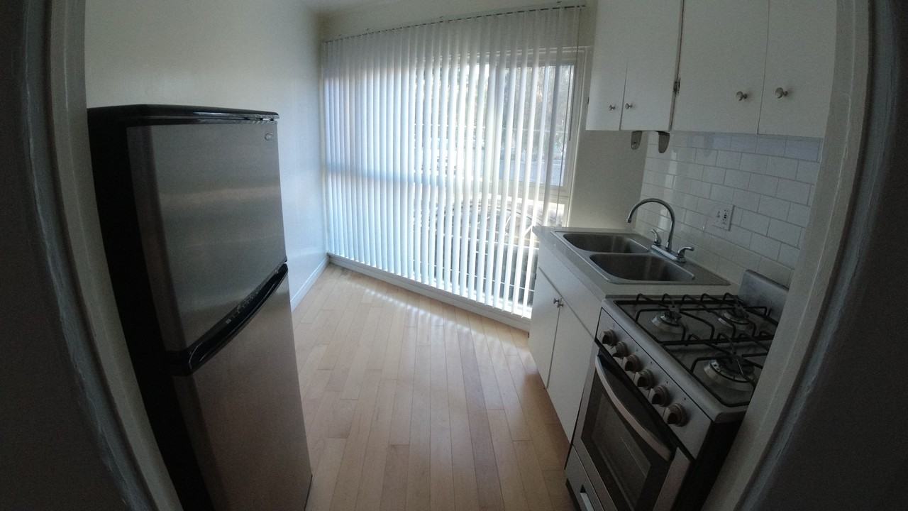 487 N Roxbury Dr #473 - Photo 4 of 14