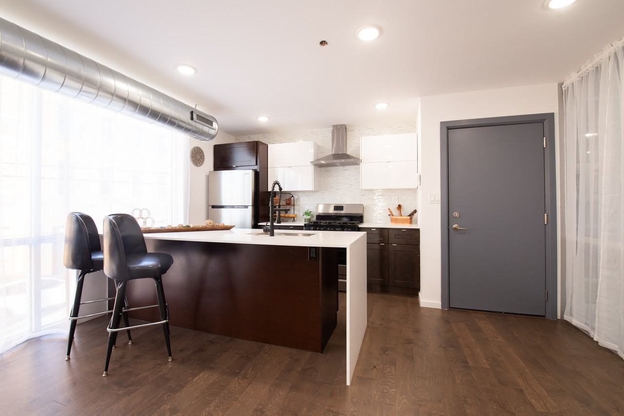 2059 Germantown Avenue - Photo 5 of 19