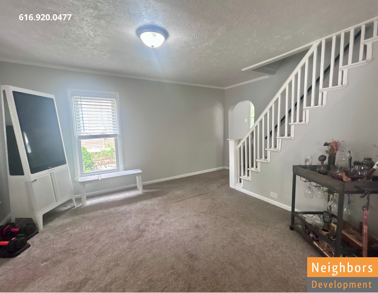 1037 Hermitage St Se #1 - Photo 5 of 29