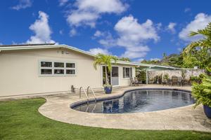 featured image of 639 Ululani St #1