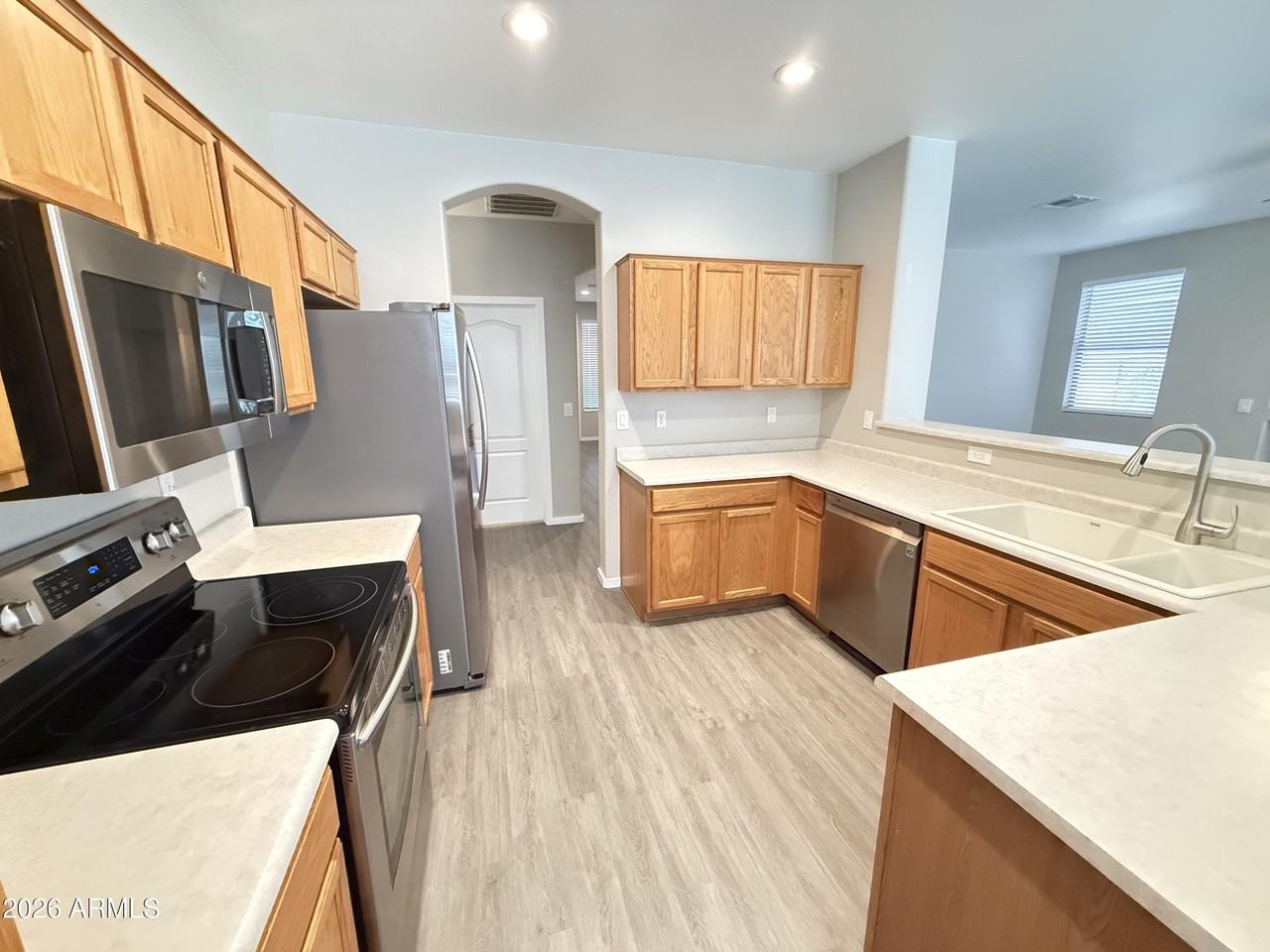 212 S 124th Ave - Photo 4 of 26
